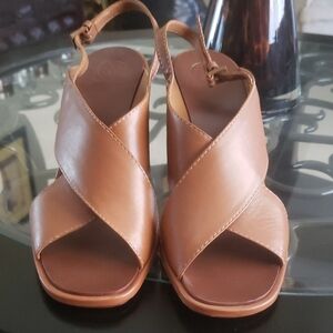 ToryBurch Tan Cross-Strap Leather Sandals with Slingback Never Worn